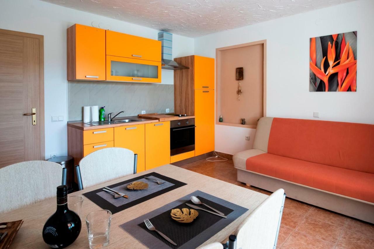 Lavanda Apartments&Studios Pinezići 外观 照片
