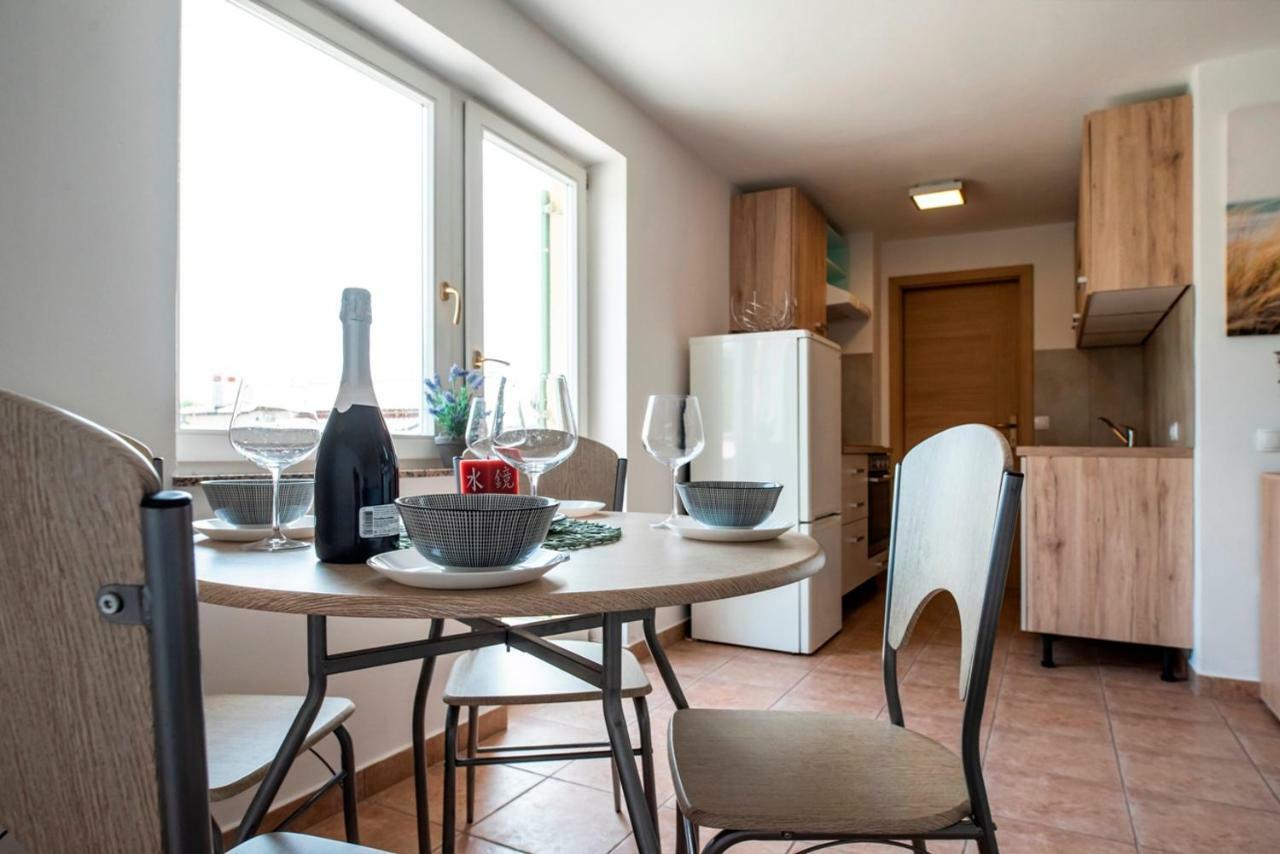Lavanda Apartments&Studios Pinezići 外观 照片