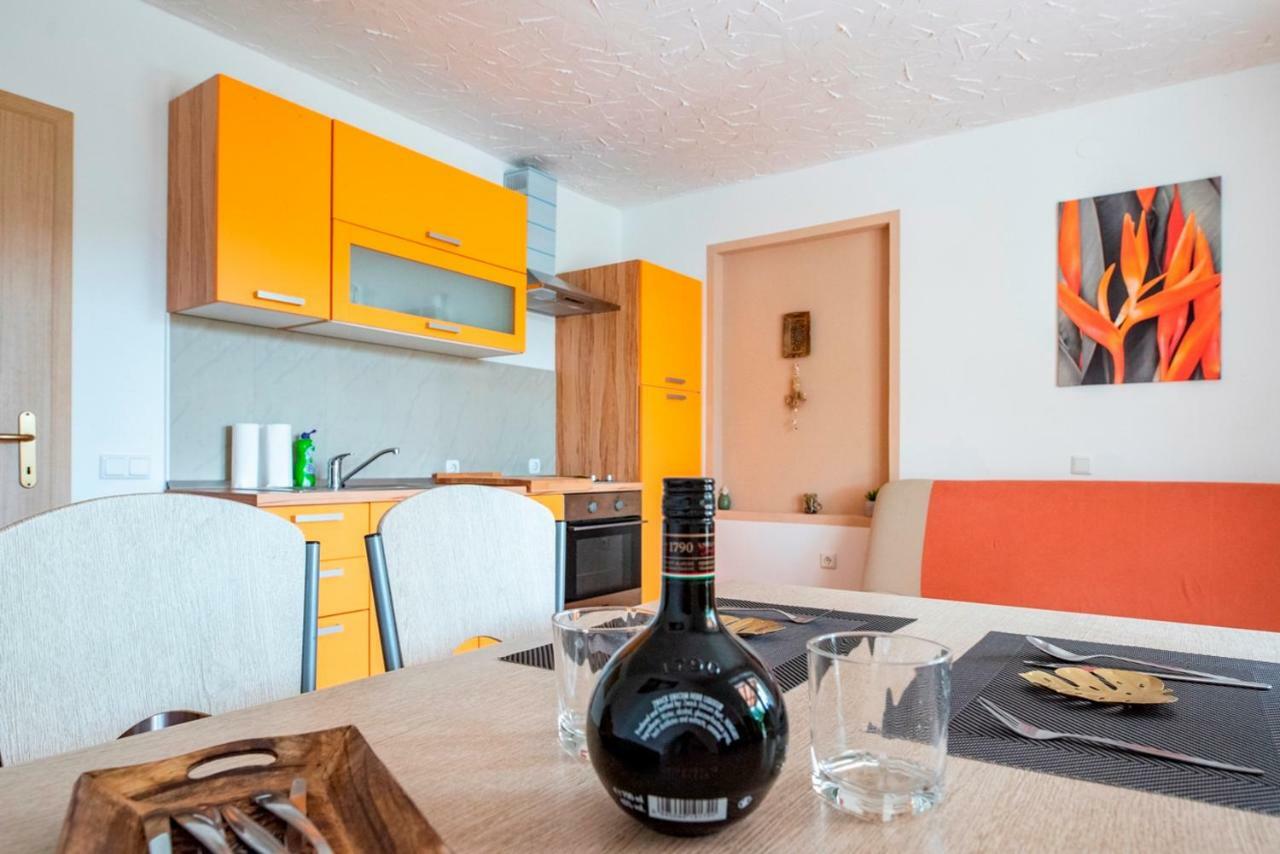 Lavanda Apartments&Studios Pinezići 外观 照片