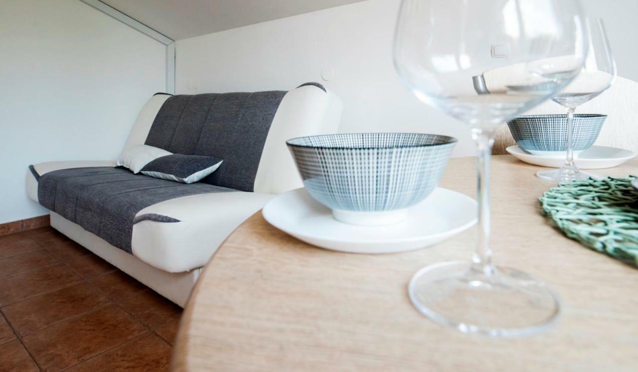 Lavanda Apartments&Studios Pinezići 外观 照片